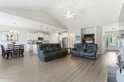 305 W Weatherbee Way Hampstead NC 28443