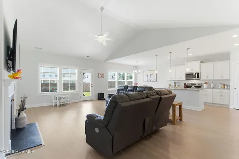 305 W Weatherbee Way Hampstead NC 28443
