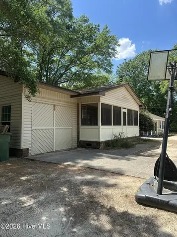109 W Chestnut Street Maxton NC 28364