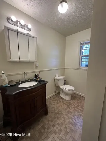 109 W Chestnut Street Maxton NC 28364