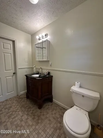 109 W Chestnut Street Maxton NC 28364