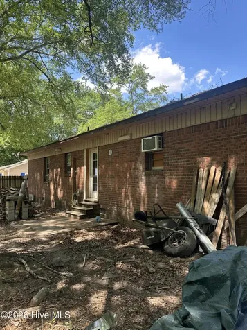 109 W Chestnut Street Maxton NC 28364
