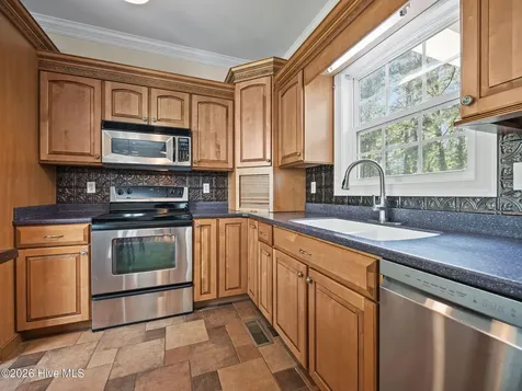 332 Batchelor Bay Road Wallace NC 28466