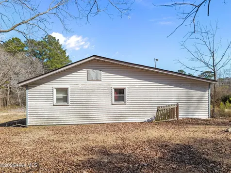 679 V A Merritt Lane Grimesland NC 27837