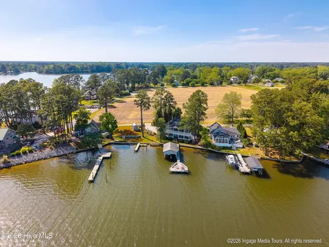 423 Handy's Point Lane Bath NC 27808