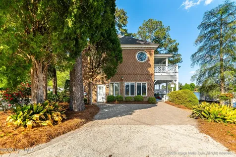 423 Handy's Point Lane Bath NC 27808