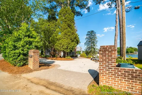 423 Handy's Point Lane Bath NC 27808