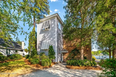 423 Handy's Point Lane Bath NC 27808