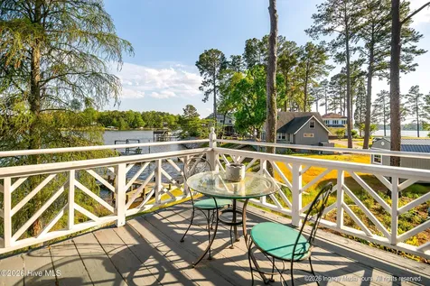 423 Handy's Point Lane Bath NC 27808