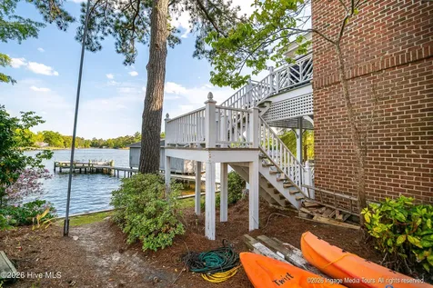 423 Handy's Point Lane Bath NC 27808