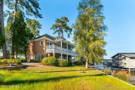423 Handy's Point Lane Bath NC 27808