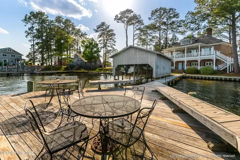 423 Handy's Point Lane Bath NC 27808