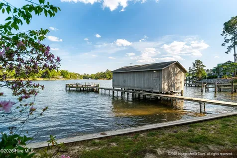 423 Handy's Point Lane Bath NC 27808