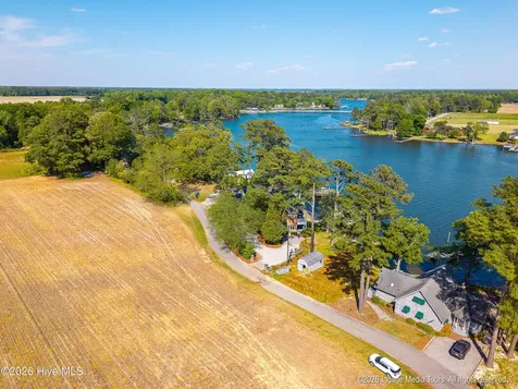 423 Handy's Point Lane Bath NC 27808