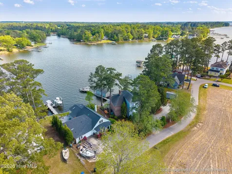 423 Handy's Point Lane Bath NC 27808