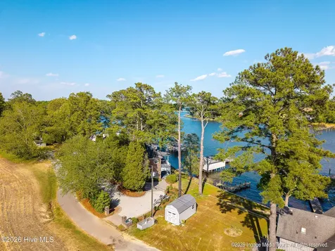 423 Handy's Point Lane Bath NC 27808