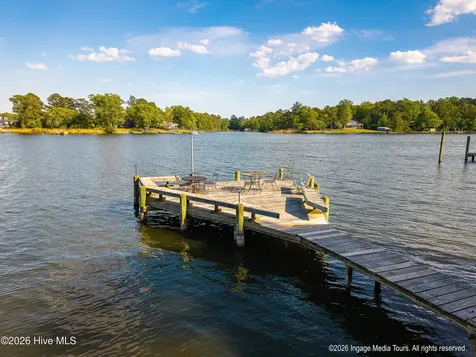 423 Handy's Point Lane Bath NC 27808