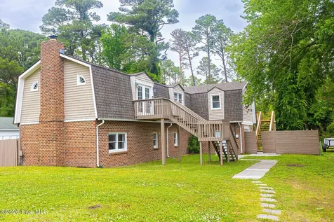 104 Croatan Drive Newport NC 28570