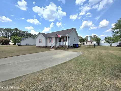 19 Atlantic Avenue Benson NC 27504