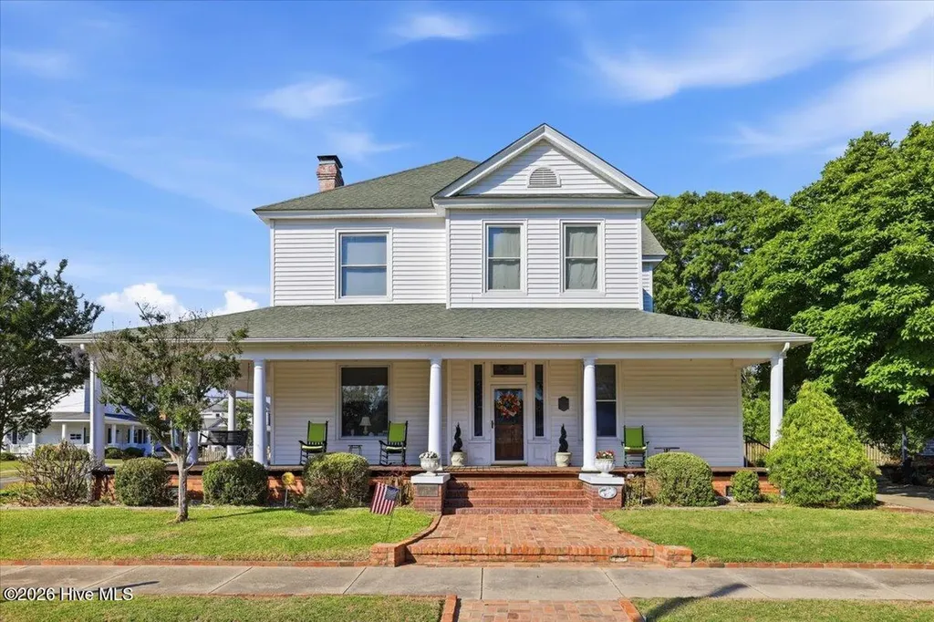 218 W College Street Mount Olive NC 28365