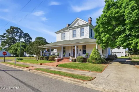 218 W College Street Mount Olive NC 28365
