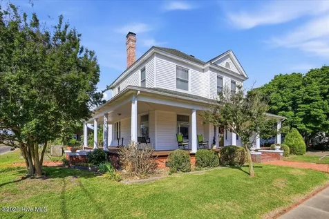 218 W College Street Mount Olive NC 28365