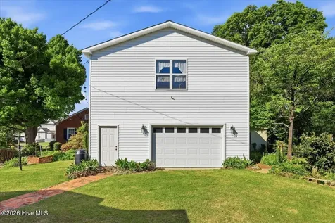 218 W College Street Mount Olive NC 28365