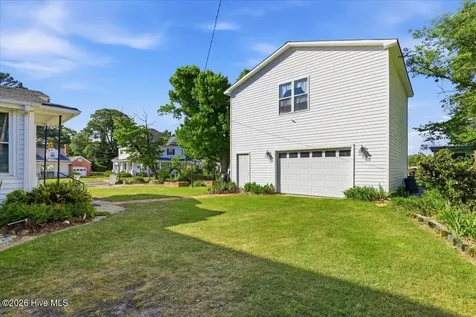218 W College Street Mount Olive NC 28365
