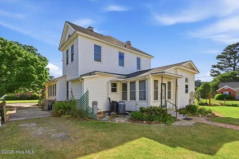 218 W College Street Mount Olive NC 28365
