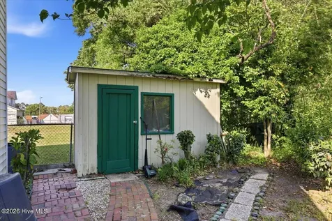 218 W College Street Mount Olive NC 28365