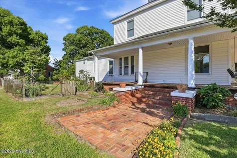 218 W College Street Mount Olive NC 28365