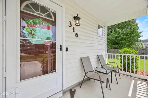 316 Mann Street Hubert NC 28539