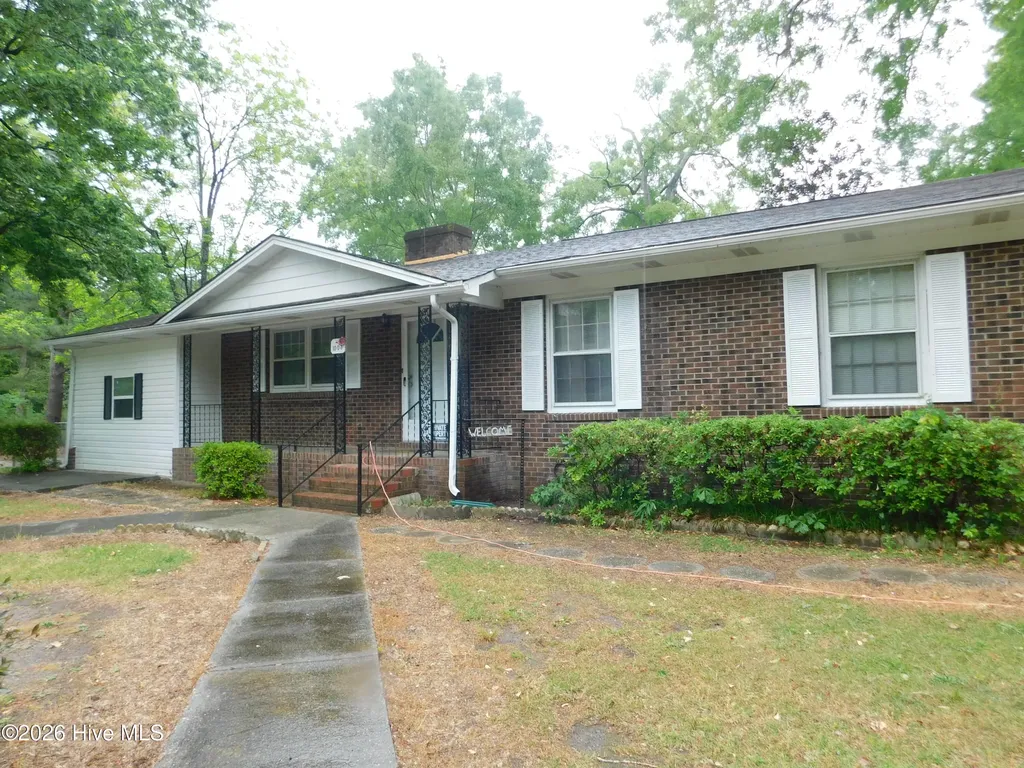 1003 Raleigh Street Laurinburg NC 28352