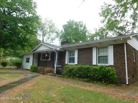 1003 Raleigh Street Laurinburg NC 28352