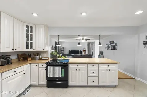 606 Forest Hill Circle Elizabeth City NC 27909