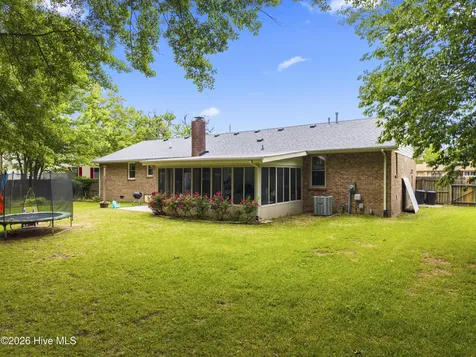 606 Forest Hill Circle Elizabeth City NC 27909