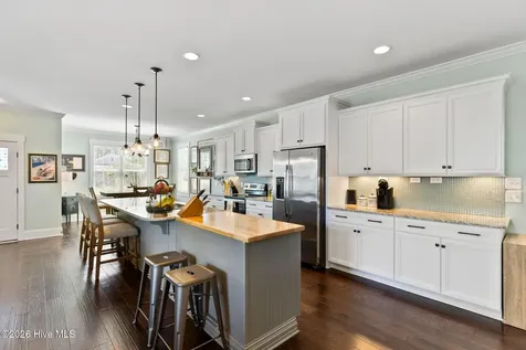 1236 N Caswell Avenue Southport NC 28461