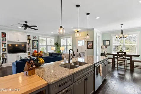 1236 N Caswell Avenue Southport NC 28461