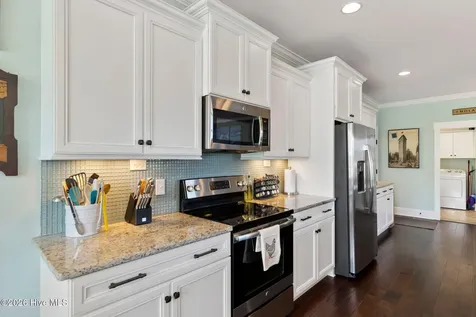 1236 N Caswell Avenue Southport NC 28461