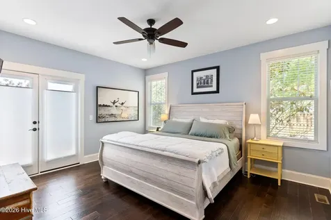 1236 N Caswell Avenue Southport NC 28461