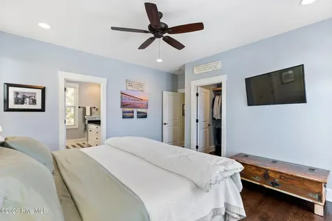 1236 N Caswell Avenue Southport NC 28461
