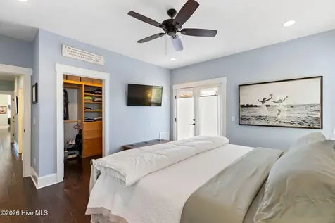 1236 N Caswell Avenue Southport NC 28461