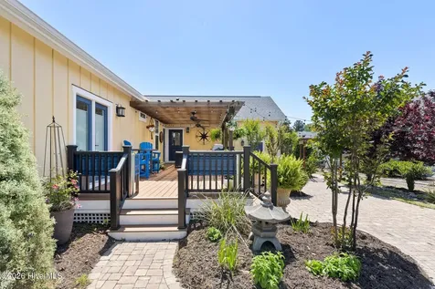 1236 N Caswell Avenue Southport NC 28461