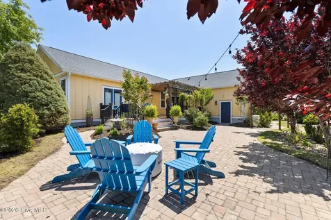 1236 N Caswell Avenue Southport NC 28461