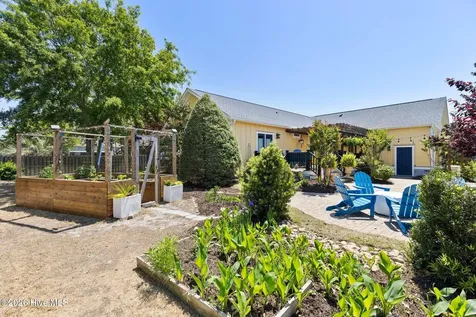 1236 N Caswell Avenue Southport NC 28461