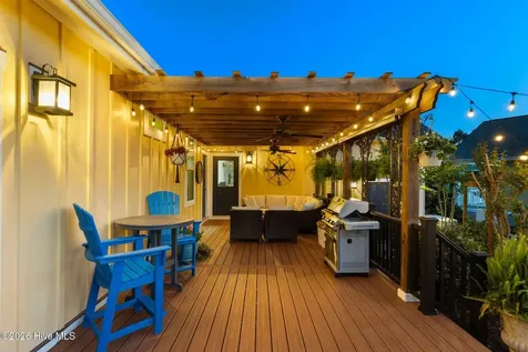 1236 N Caswell Avenue Southport NC 28461