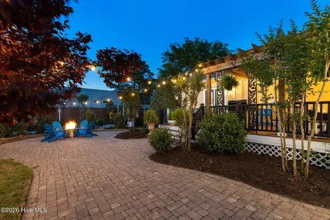 1236 N Caswell Avenue Southport NC 28461