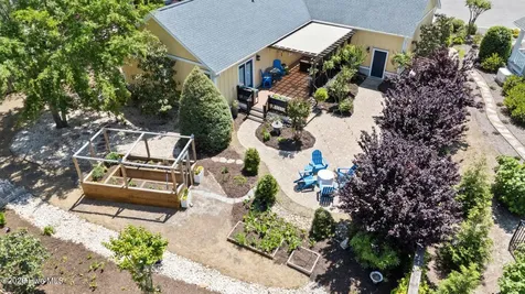 1236 N Caswell Avenue Southport NC 28461