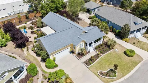 1236 N Caswell Avenue Southport NC 28461