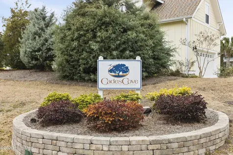 1236 N Caswell Avenue Southport NC 28461